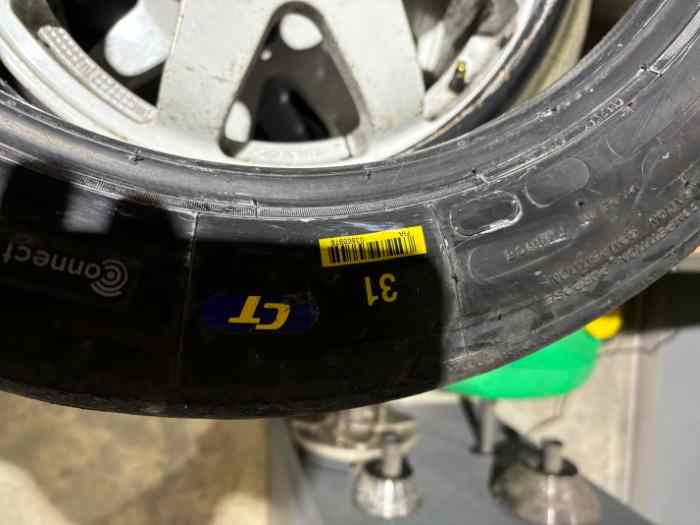 Michelin 31 en 16 pouces 1