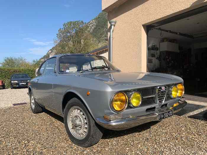 Alfa Romeo 1750 coupe bertone