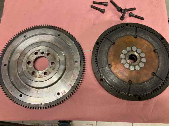 VOLANT MOTEUR ALU TU + EMBRAYAGE 3