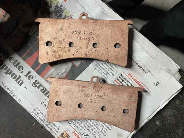 Plaquettes neuves Carbone Lorraine RC6 pour étriers Wilwood 2