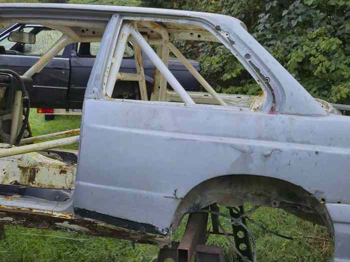 BMW E30 3.25I 2portes - Caisse arceautée 1