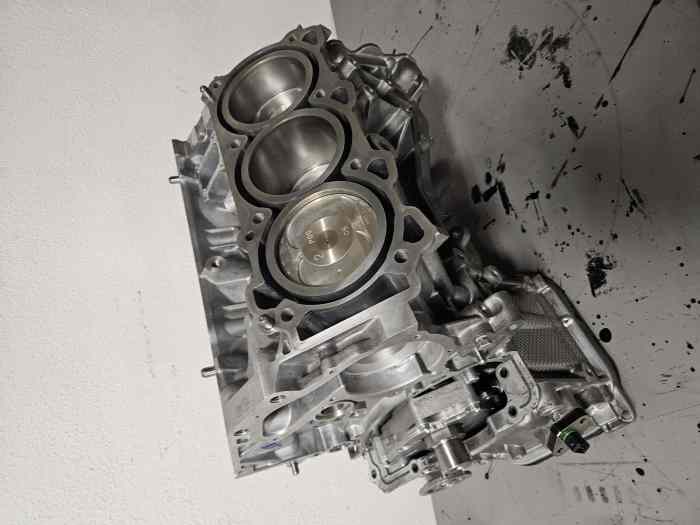 Vds bas moteur neuf V6 V4Y / VQ35