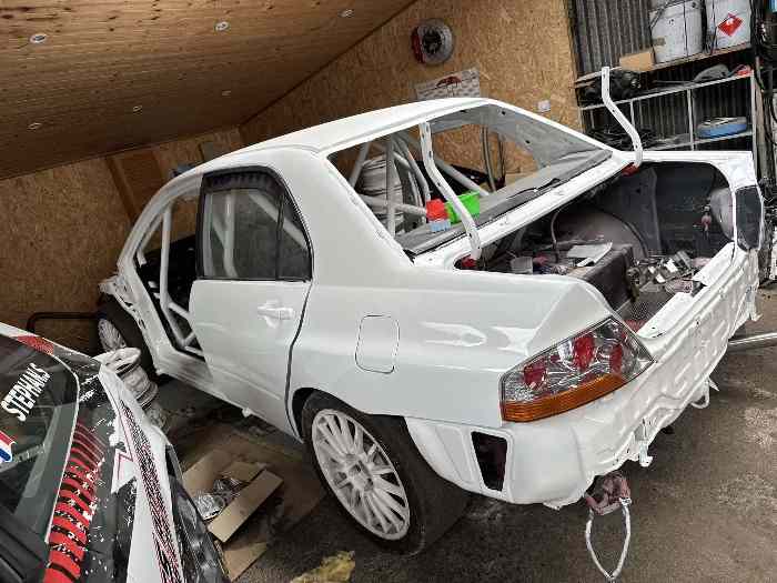 Mitsubishi evo 7 grA à finir 0
