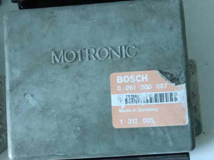 Calculateur Peugeot 405 MI16 1