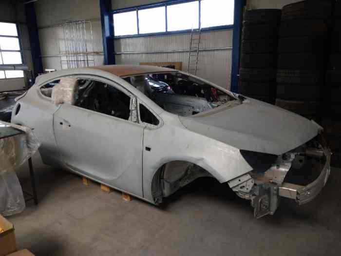 Coque neuve Opel Astra GTC J 2