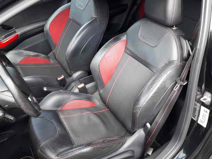 PEUGEOT 208 GTI 5