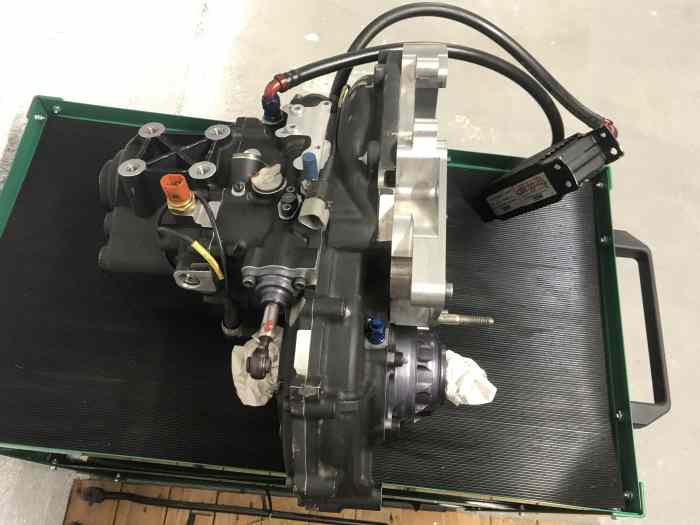 Sadev ST82-14 6 speed sequential gearbox