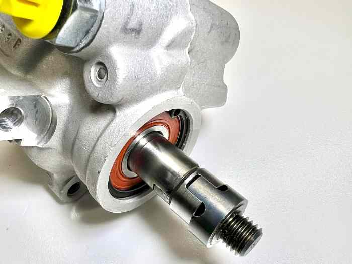 Peugeot 306 Maxi Power steering pump