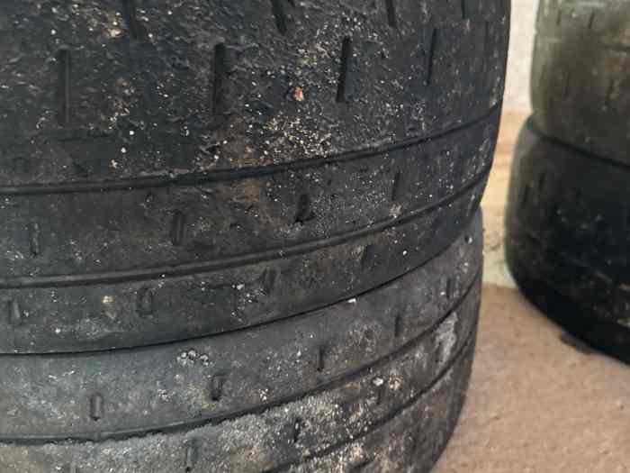 Lot pneus PIRELLI 17p très bon état 2