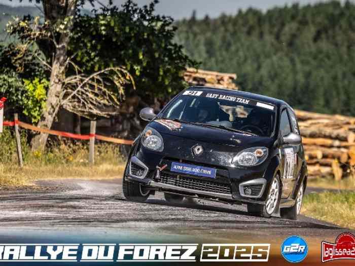 Location RENAULT TWINGO R1 pour la sai...