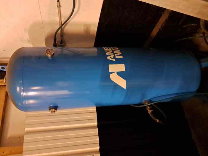 Compresseur a vis ALUP avec cuve 1