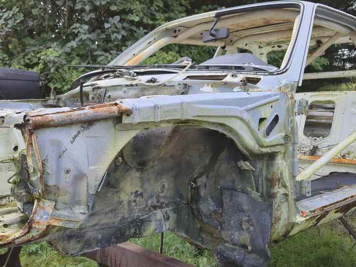 BMW E30 3.25I 2portes - Caisse arceautée 2