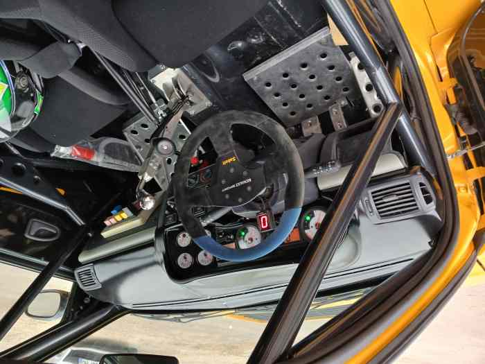 VENDS CLIO PROTOTYPE CIRCUIT 1
