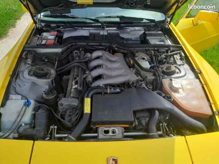 Porsche 944 TURBO 2