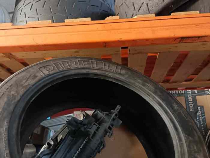 pneu pirelli en 225/65/ 17 mi usure 10...