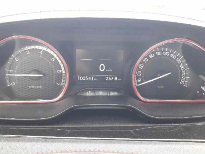 PEUGEOT 208 GTI 4