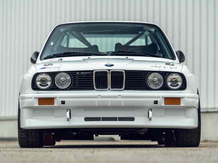 BMW M3 E30 MATS ex. Thierry Neuville 1