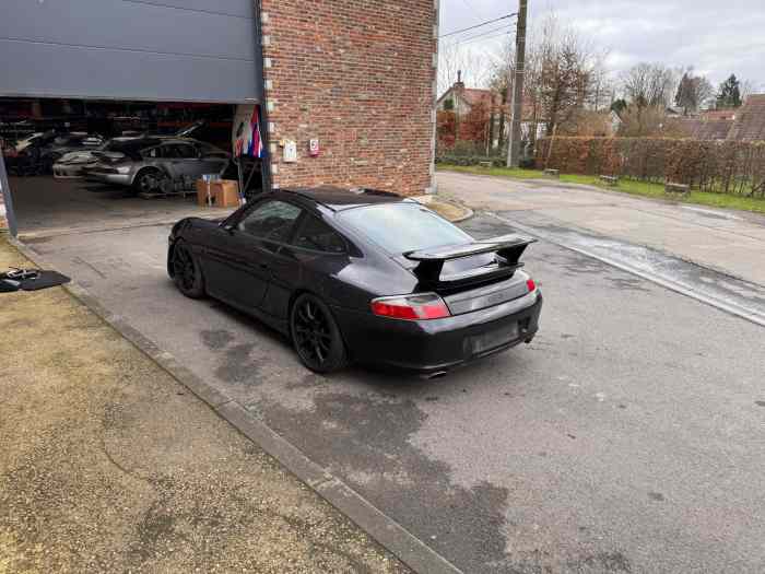 Caisse nue pour Porsche 996 GT3 de 2004 – En cours de démontage 2