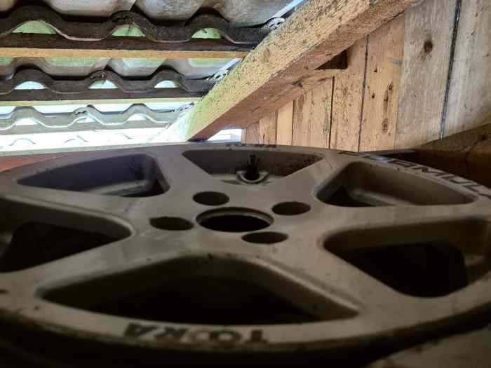 recherche jante toora formula 15 4x100