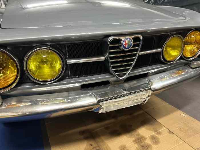 Alfa Romeo 1750 coupe bertone 1