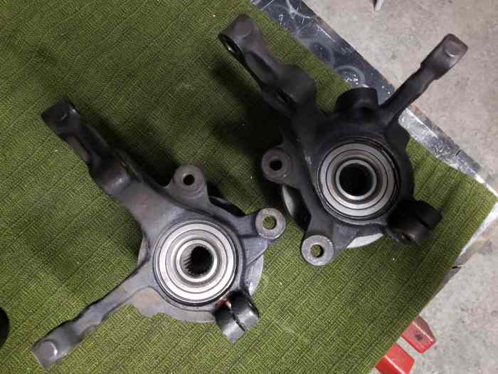 pivots + moyeux 23 cannelures clio 16s/williams 1