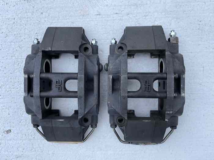 2 étriers AP RACING 4 PISTONS CP3735 IDEM CP3344 REVISES 2
