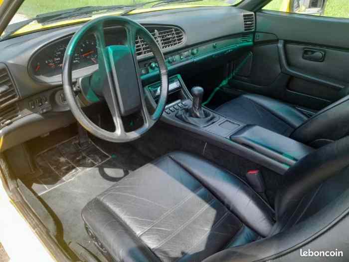 Porsche 944 TURBO 1