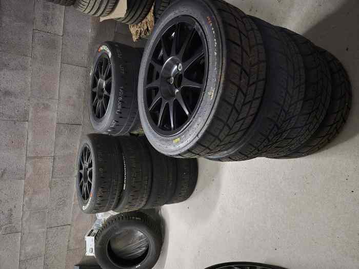 Pneus sur jantes clio rallye RC5 2
