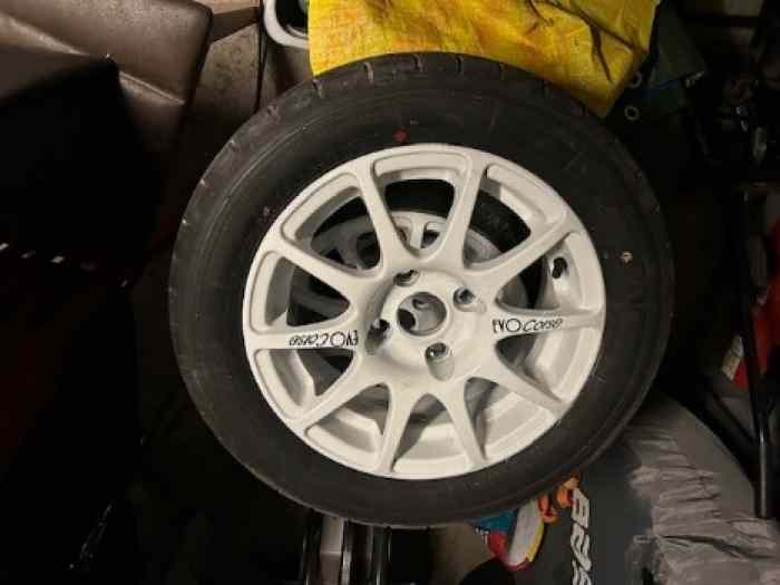 Roues Evo Corse Pneus Yoko A052