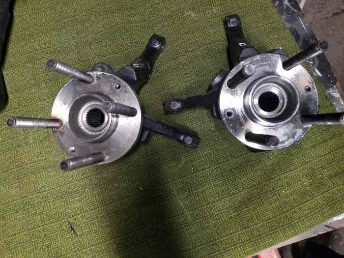 pivots + moyeux 23 cannelures clio 16s...
