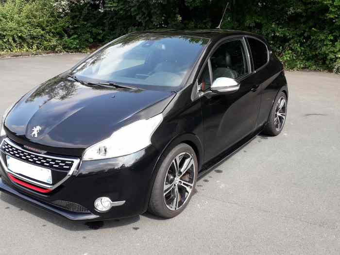 PEUGEOT 208 GTI