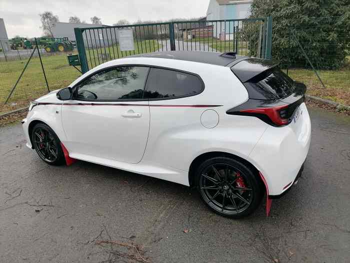 TOYOTA YARIS GR TRACK 2