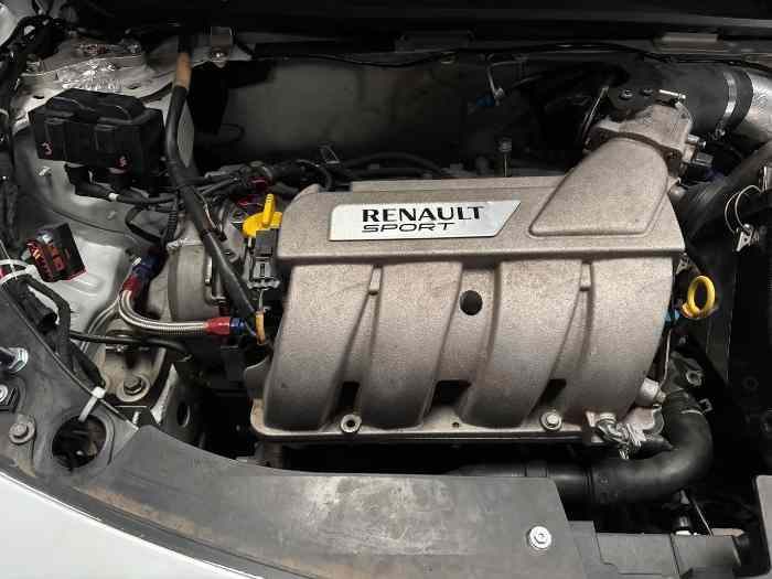 F4R 832 moteur