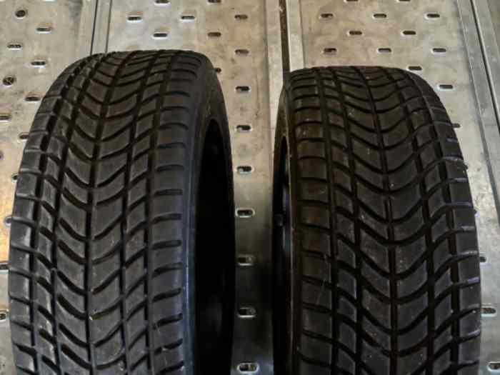 Vends 2 Pirelli RE7