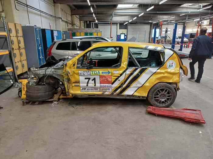 Clio 2 rs phase 1 accidentée arceau matter 0