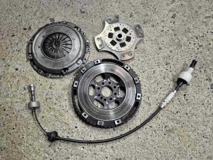 VOLANT MOTEUR ALLEGE+EMBRAYAGE 206RC