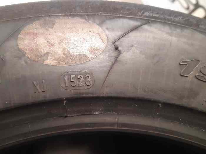 Vends ou échange 5 pneus Pirelli ra5 195/50r16 2