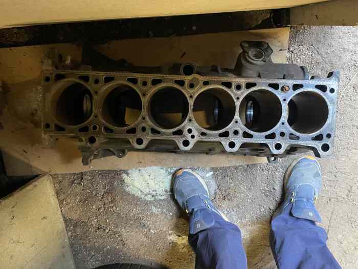 325 I. E30. BLOC MOTEUR 2