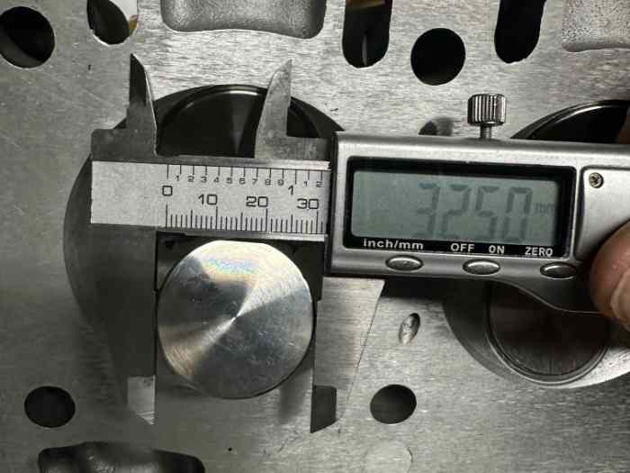 Culasse R8 Gordini R 1135 5