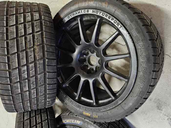 4 roues pluie pneus neuf