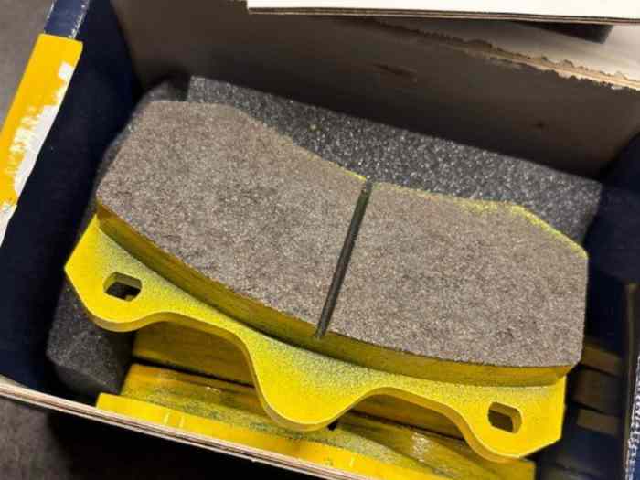 Plaquettes PAGID RSL1 pour AP RACING
