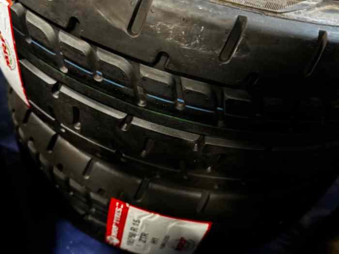 2 pneus MRF ZTR h1 15p neuf 1