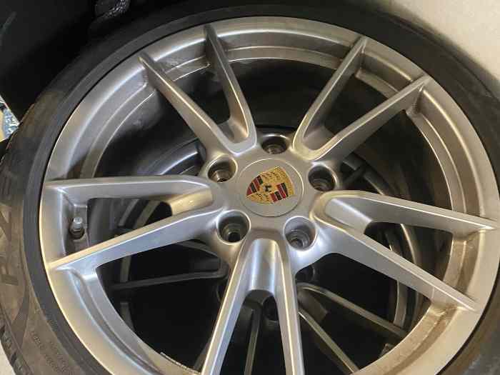 4 Jantes Porsche pour 911 avec 4 pneus neige PIRELLI P ZÉRO winter 3