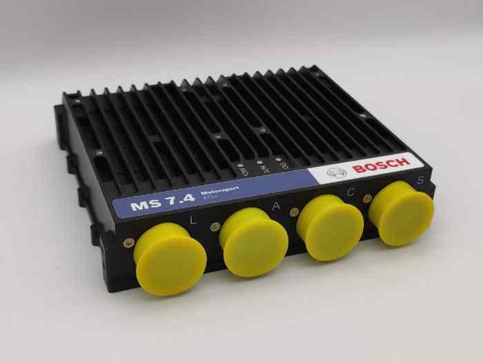 Bosch Motorsport Bundle - ECU MS 7.4 + DDU10 Display - High Performance 1