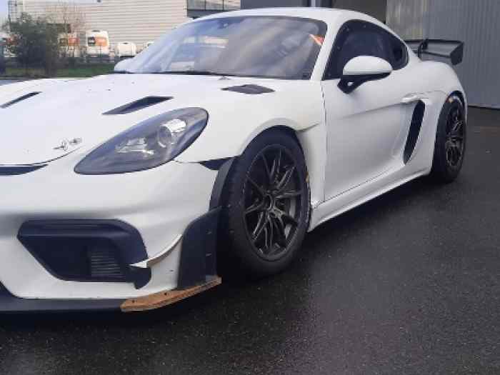 Porsche Cayman 718 GT4 RS