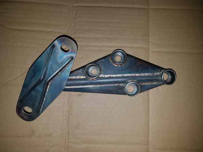 Support moteur 106 saxo mécano soudé neuf 1