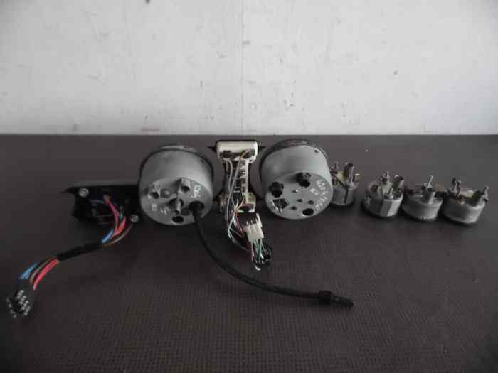 INSTRUMENTS DE BORD JAGUAR XJ SERIES 2 & 3 4