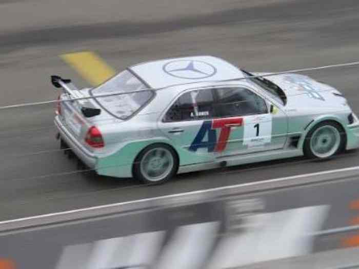 Mercedes AMG 1992 W202 V6 390cv