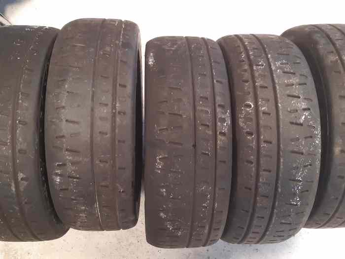 Vends ou échange 5 pneus Pirelli ra5 1...