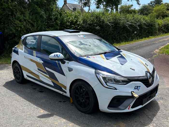 LRT Racing / Clio Rally5 course de côt...